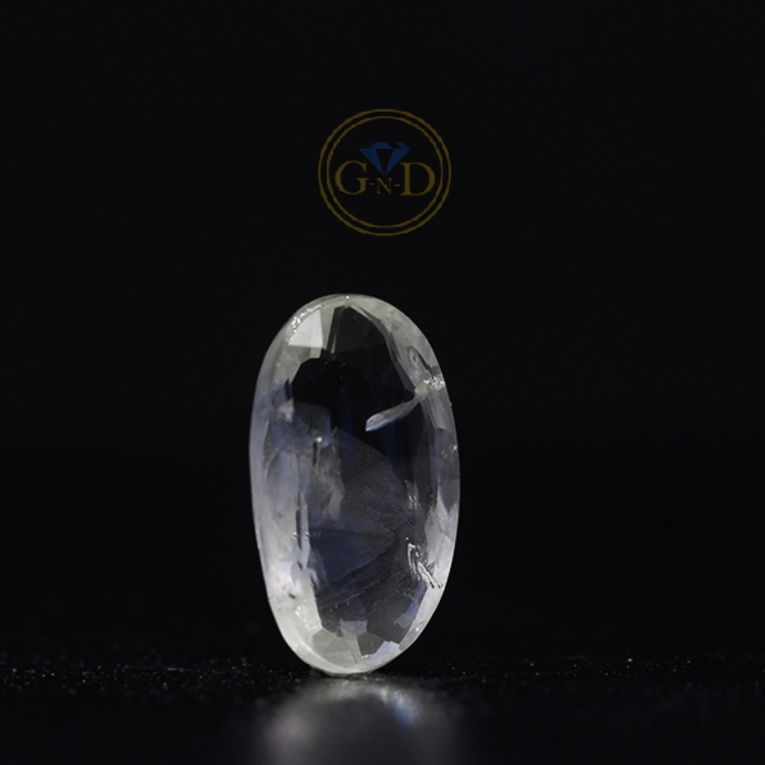 White Sapphire – 4.03 Carat ( 4.43 Ratti )